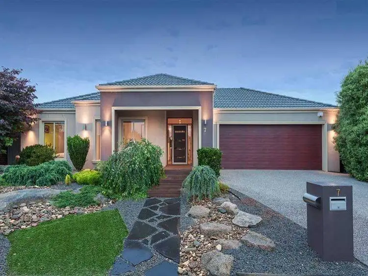 7 Faraday Court, Taylors Hill VIC 3037