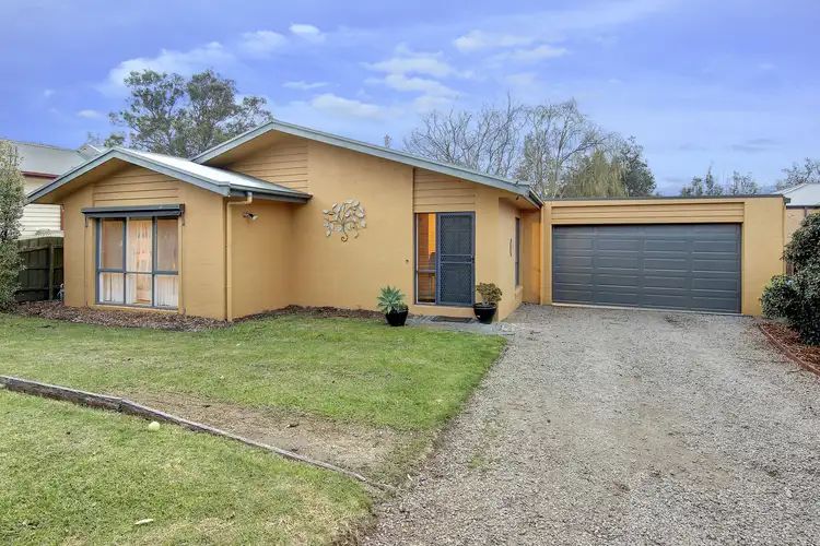 2 Tern Avenue, Rosebud West VIC 3940