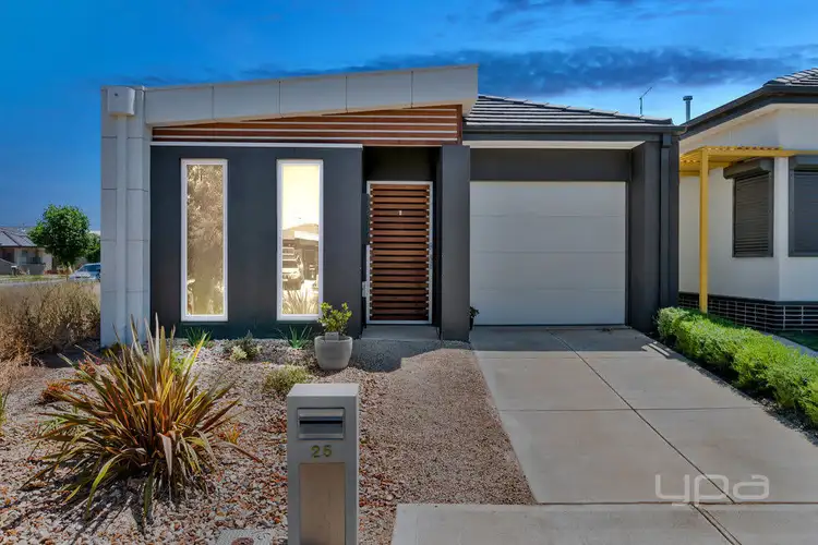 25 Parkleigh Drive, Kurunjang VIC 3337