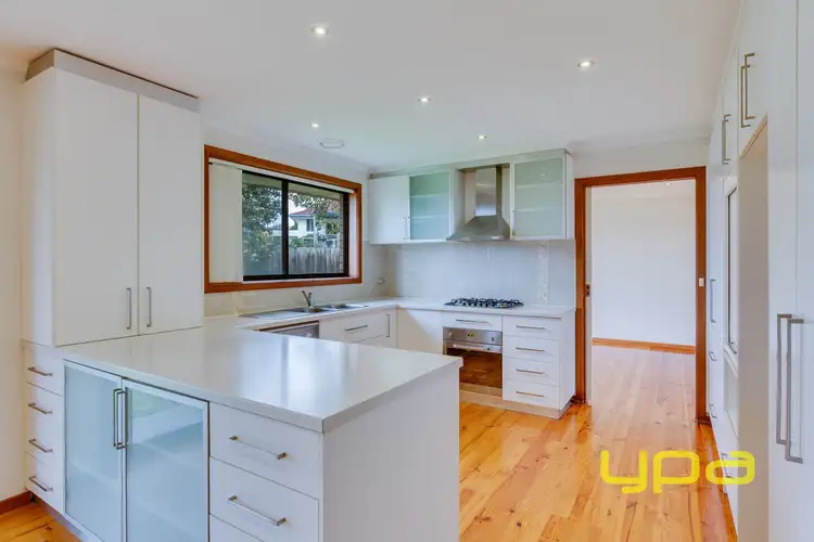 Second view of Homely house listing, 5 Aris Court, Craigieburn VIC 3064