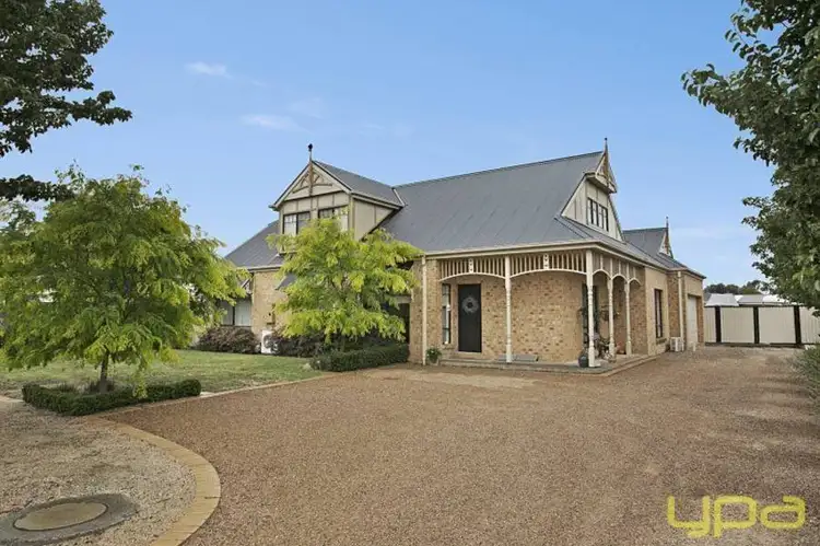 42 Curtis Avenue, Sunbury VIC 3429