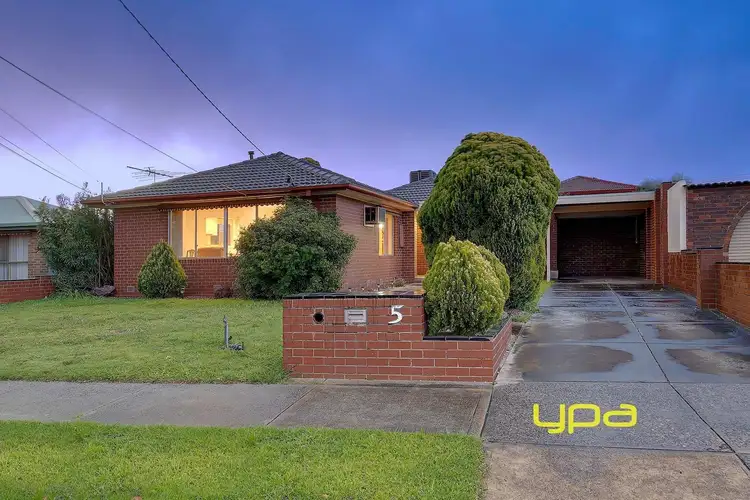 5 Avondale Court, Gladstone Park VIC 3043