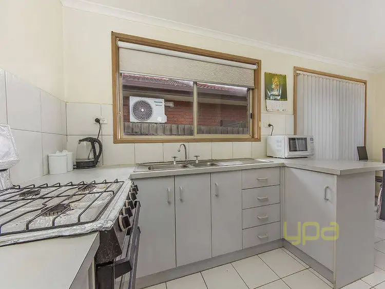 Fourth view of Homely house listing, 24 Currunghi Court, St Albans VIC 3021