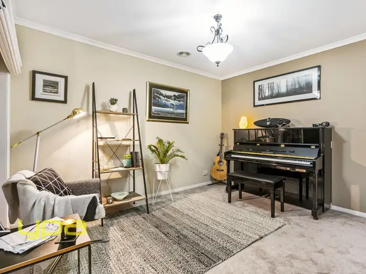 Fifth view of Homely house listing, 2 Strachen Court, Sunbury VIC 3429