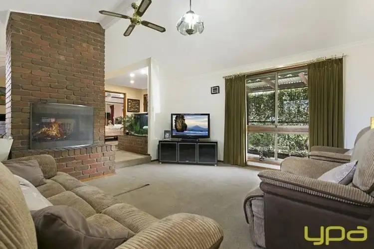 Second view of Homely house listing, 2 Teal Court, Sunbury VIC 3429