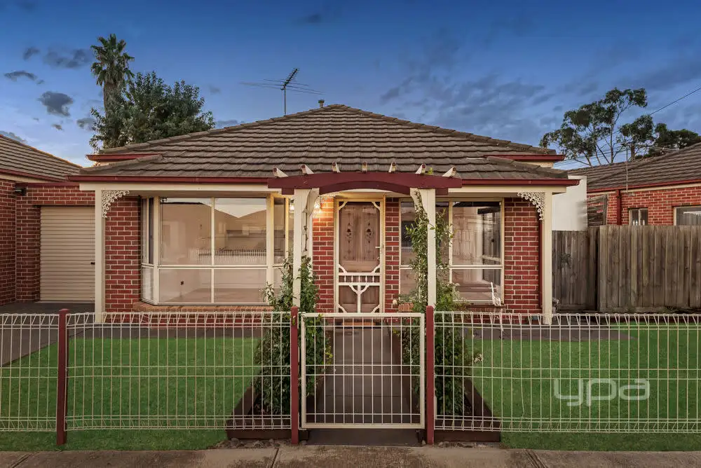 Main view of Homely unit listing, 2/1 Lister Street, St Albans VIC 3021