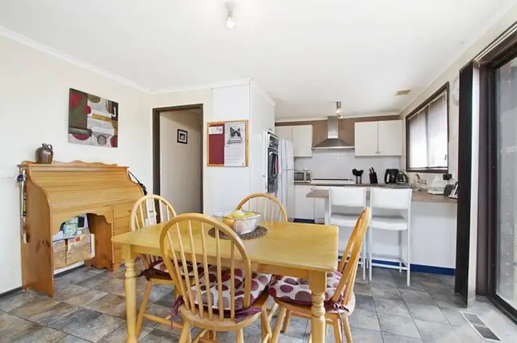 Fifth view of Homely house listing, 6 McEwen Drive, Sunbury VIC 3429