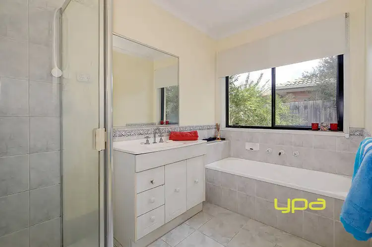 Sixth view of Homely house listing, 32 Pimelea Way, Hillside VIC 3037