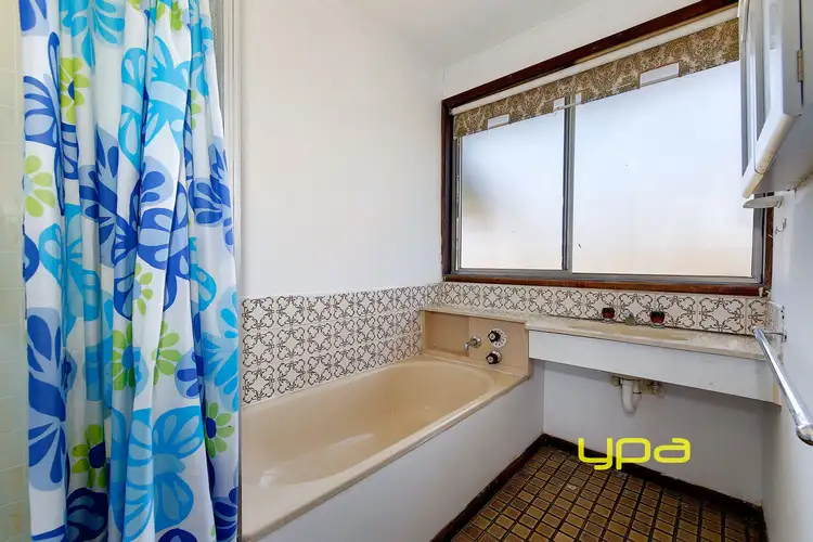 Seventh view of Homely house listing, 261 CARRICK DRIVE, Gladstone Park VIC 3043