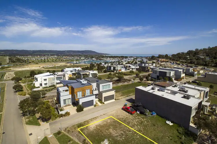 1 Helm Avenue, Safety Beach VIC 3936