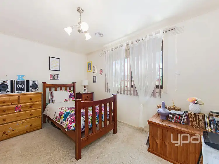 Sixth view of Homely house listing, 10 Penfold Place, Albanvale VIC 3021