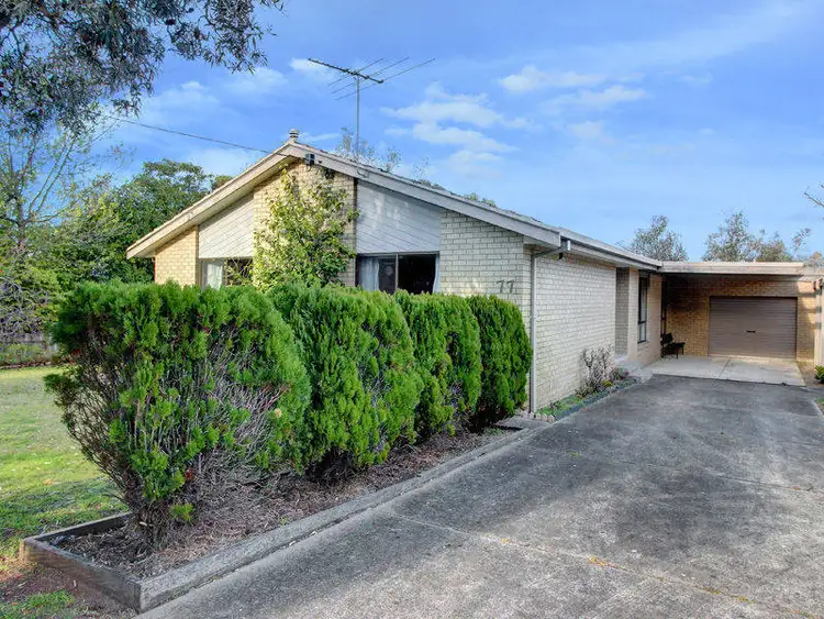 77 Broadway, Rosebud West VIC 3940