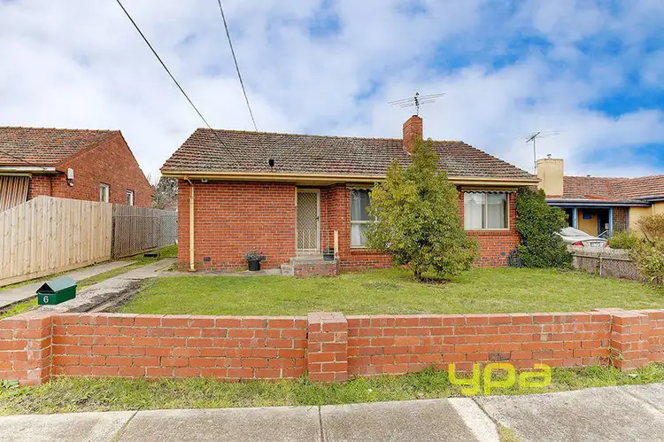 6 Hales Crescent, Jacana VIC 3047