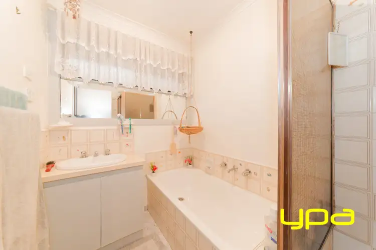 Seventh view of Homely house listing, 5 Ardeer Court, Meadow Heights VIC 3048