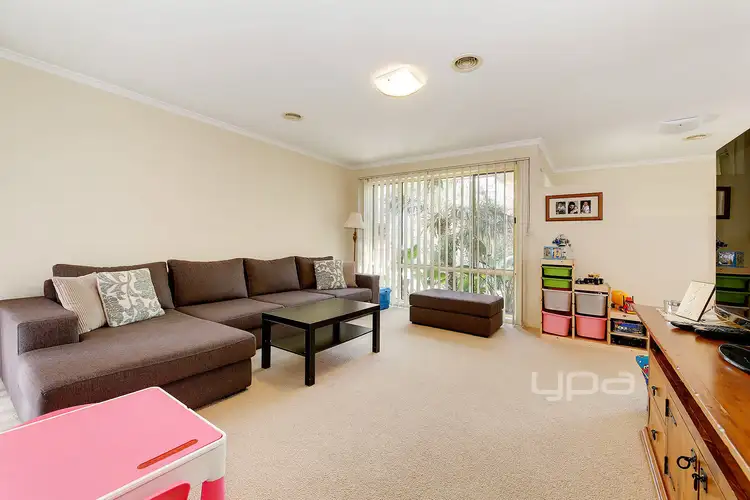 Second view of Homely house listing, 5 Silvana Way, Hillside VIC 3037