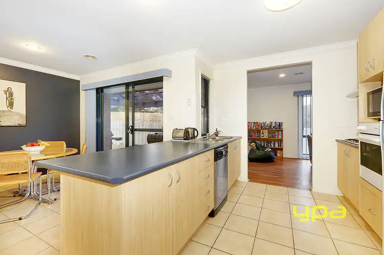 Seventh view of Homely house listing, 10 Kanmore Crescent, Hillside VIC 3037
