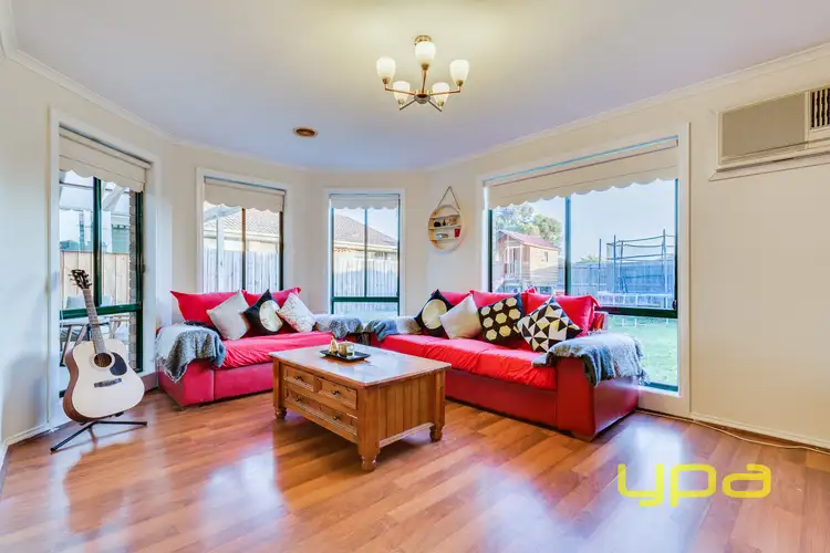 Fifth view of Homely house listing, 2 Mailrun Court, Hoppers Crossing VIC 3029