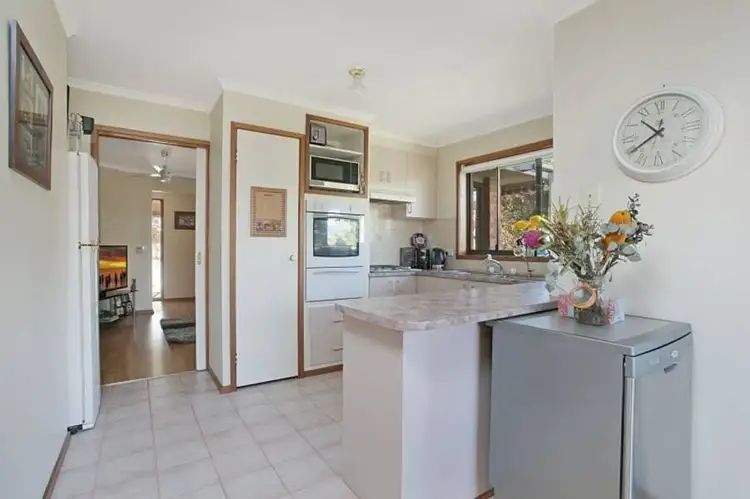 Fourth view of Homely house listing, 15 Stanford Court, Sunbury VIC 3429