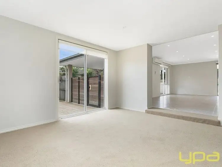 Fifth view of Homely house listing, 252 Elizabeth Drive, Sunbury VIC 3429