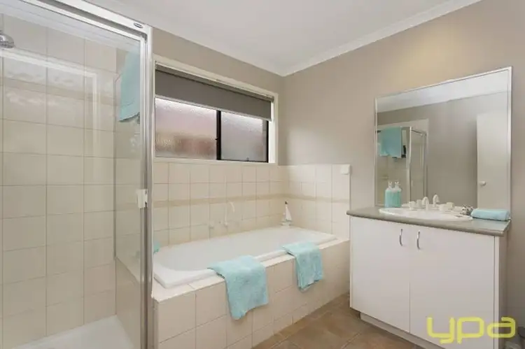 Seventh view of Homely house listing, 2 O'Neill Place, Sunbury VIC 3429