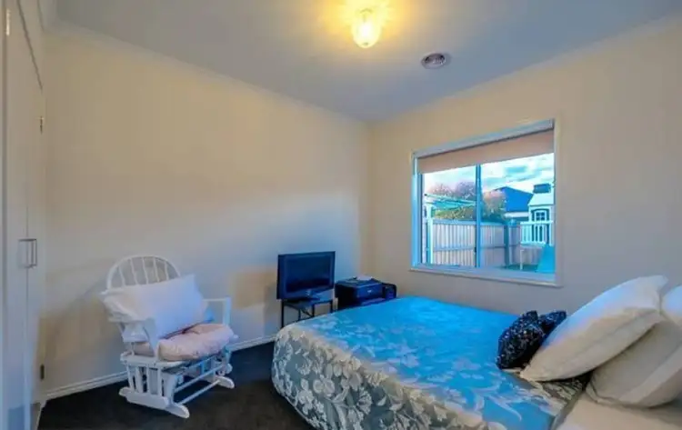 Fifth view of Homely house listing, 10 Caraleena Drive, Tarneit VIC 3029