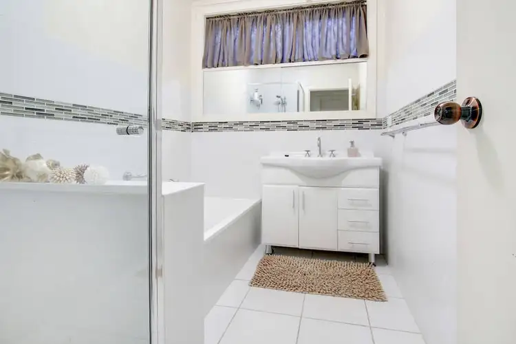 Fifth view of Homely townhouse listing, 1/7 Eighth Avenue, Rosebud VIC 3939