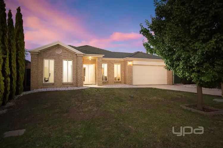 13 York Close, Taylors Hill VIC 3037