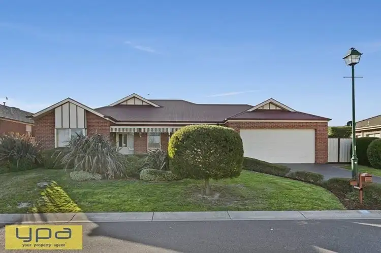 18 Duncraig Grove, Sunbury VIC 3429