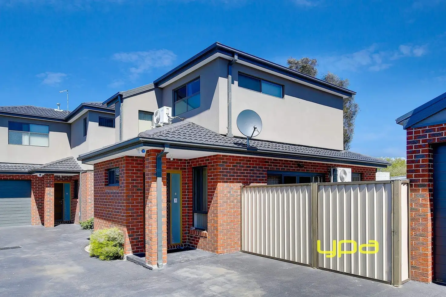 Main view of Homely townhouse listing, 2/19 Gosford Crescent, Broadmeadows VIC 3047