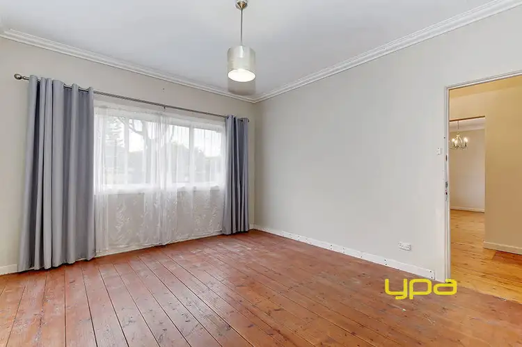 Fifth view of Homely house listing, 4 Vista Street, St Albans VIC 3021