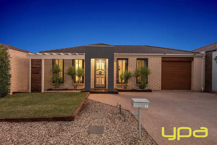 12 Rainsford Place, Melton West VIC 3337