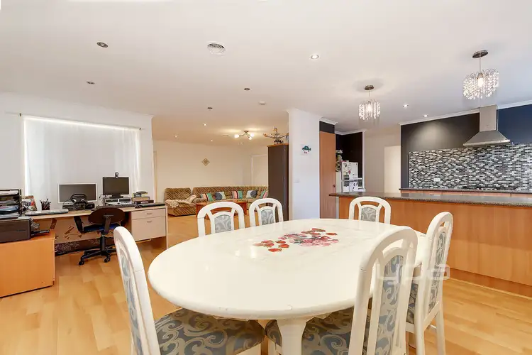 Fifth view of Homely house listing, 31 Brindalee Way, Hillside VIC 3037