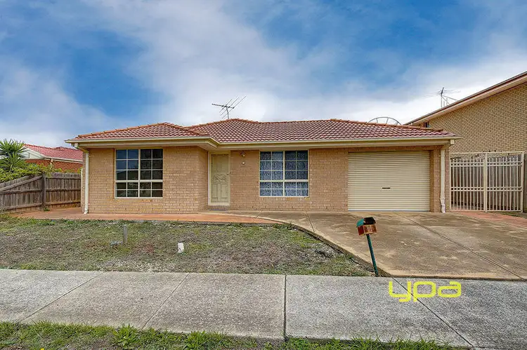 6 Cedarwood Way, Roxburgh Park VIC 3064