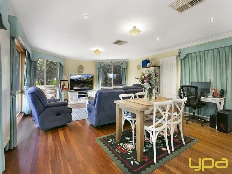 Third view of Homely house listing, 2 Skye Court, Sunbury VIC 3429