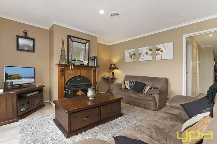 Third view of Homely house listing, 2 Windarra Court, Sunbury VIC 3429