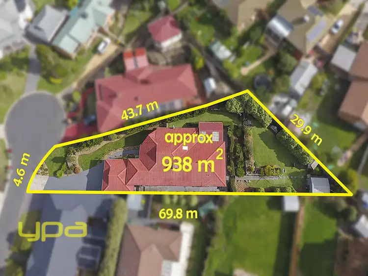 Second view of Homely house listing, 2 Strachen Court, Sunbury VIC 3429