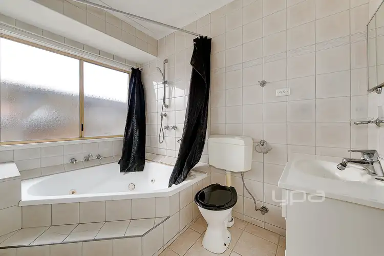 Seventh view of Homely house listing, 10 Milford Court, Meadow Heights VIC 3048