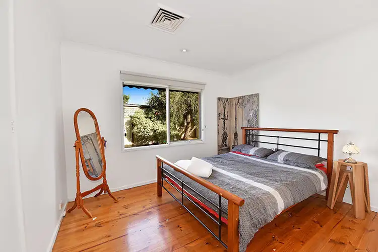 Seventh view of Homely house listing, 6 Ronald Close, Gladstone Park VIC 3043
