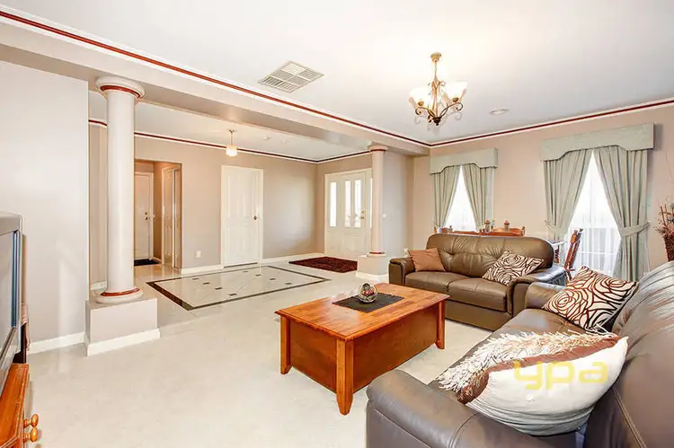 13 Muirs Court, Taylors Lakes VIC 3038