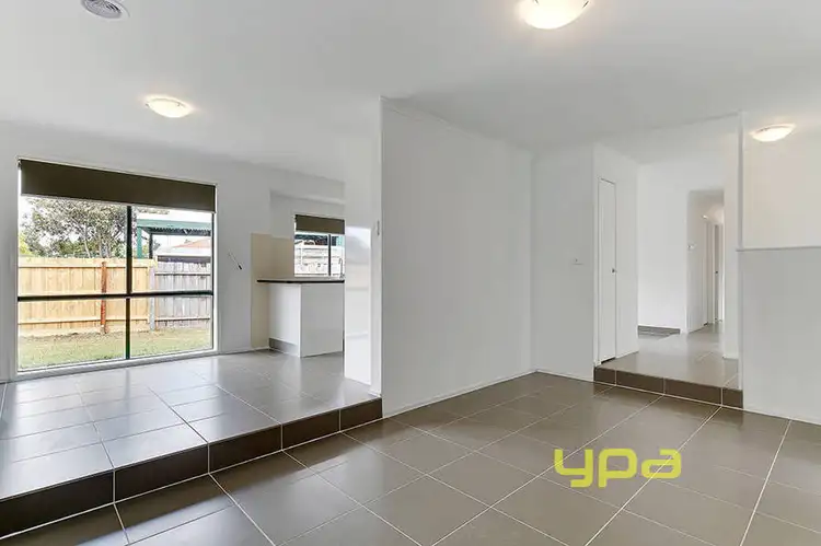 Seventh view of Homely house listing, 5 Reading Close, Roxburgh Park VIC 3064