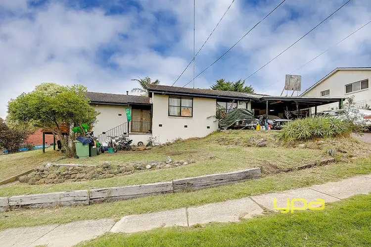 30 Hendricks Crescent, Jacana VIC 3047