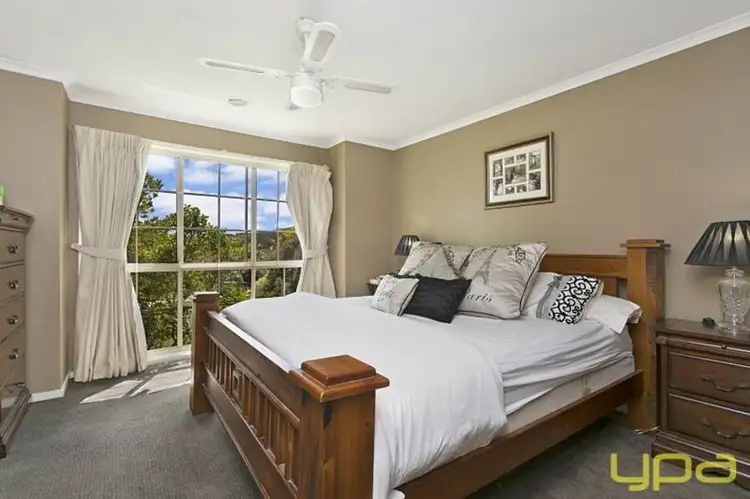 Sixth view of Homely house listing, 2 Windarra Court, Sunbury VIC 3429