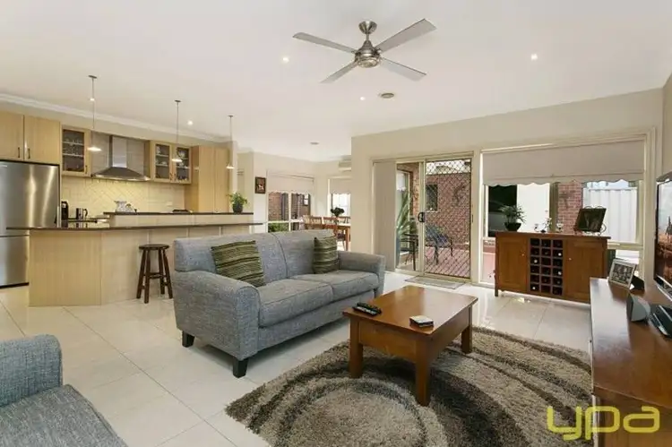 Second view of Homely house listing, 4 Hilltop Court, Sunbury VIC 3429