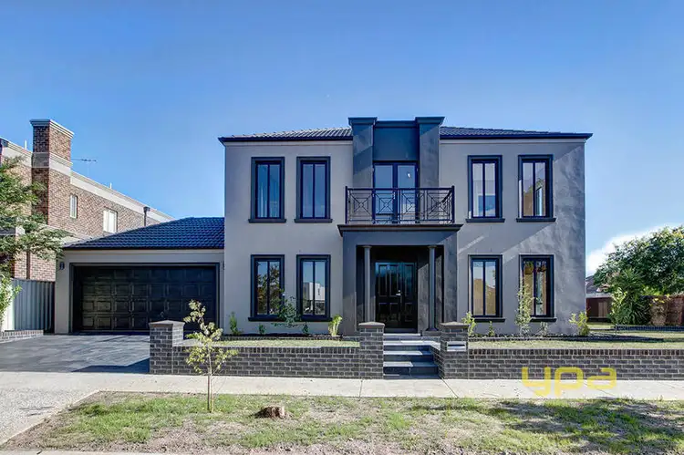 2 Narracan Close, Caroline Springs VIC 3023