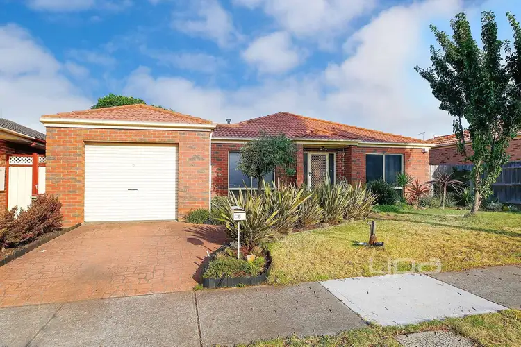 Second view of Homely house listing, 5 Farnham Court, Craigieburn VIC 3064