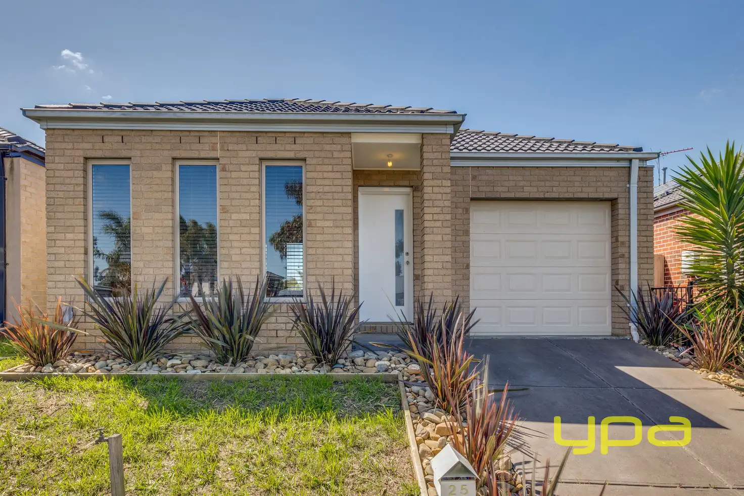 Main view of Homely house listing, 25 Discovery Close, Craigieburn VIC 3064
