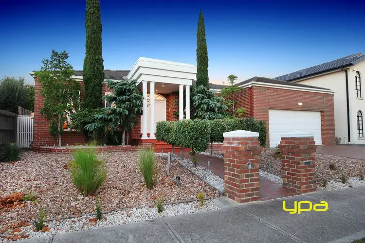 22 Landsbourgh Avenue, Taylors Lakes VIC 3038