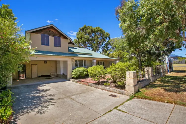 16 Williams Road, Melville WA 6156