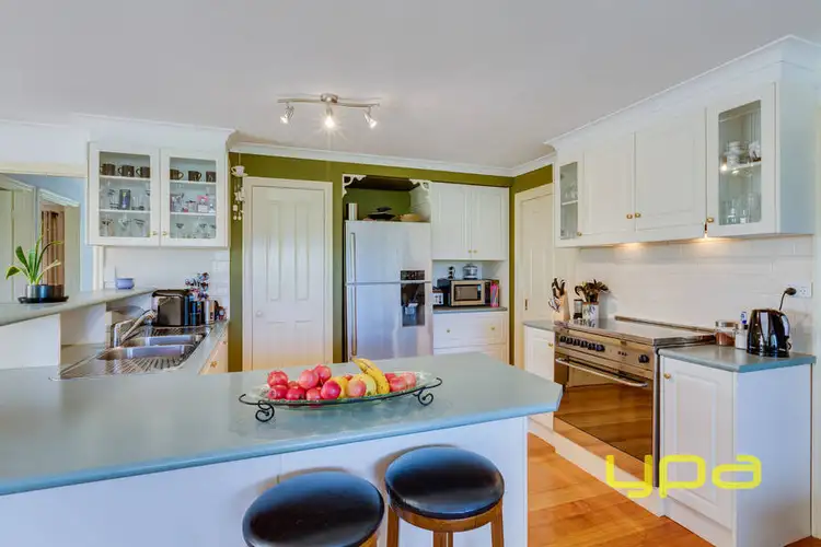 Fifth view of Homely house listing, 2 Milan Court, Sunbury VIC 3429