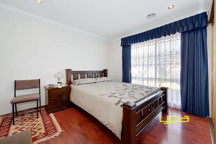 Fifth view of Homely house listing, 28 Jasmine Court, Meadow Heights VIC 3048